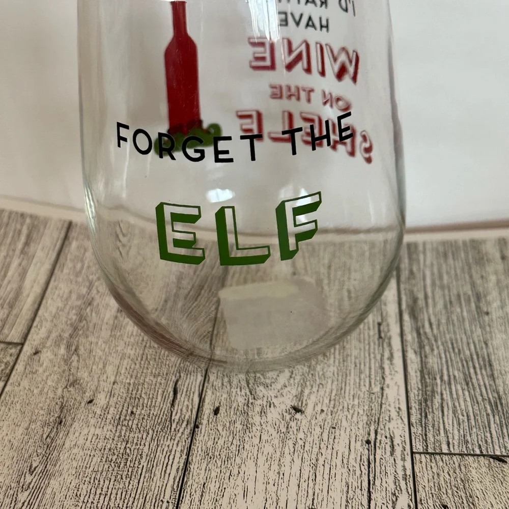17 oz Wine on the shelf Christmas glass